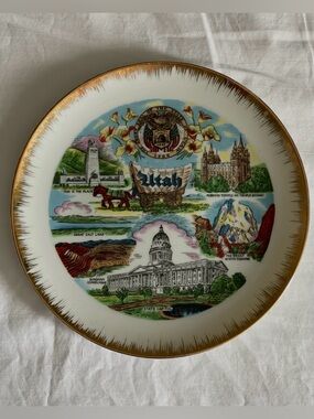 VINTAGE NORCREST JAPAN UTAH STATE SOUVENIR DECORATIVE 8” WALL HANGING PLATE